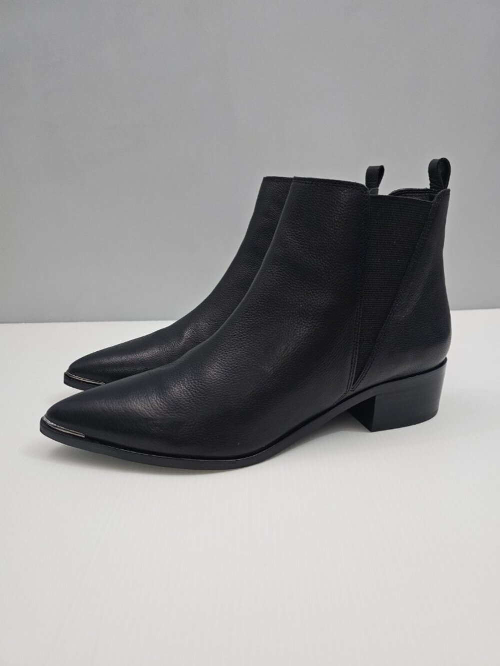 Marc Fisher LTD Yale Chelsea Ankle Boots Womens 9.5 Black Leather Pointed Toe